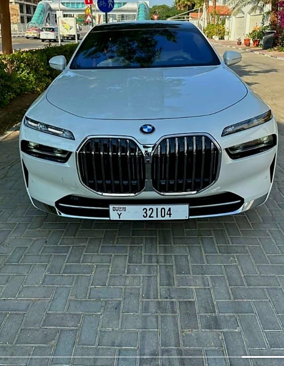 BMW 740 - Image 2