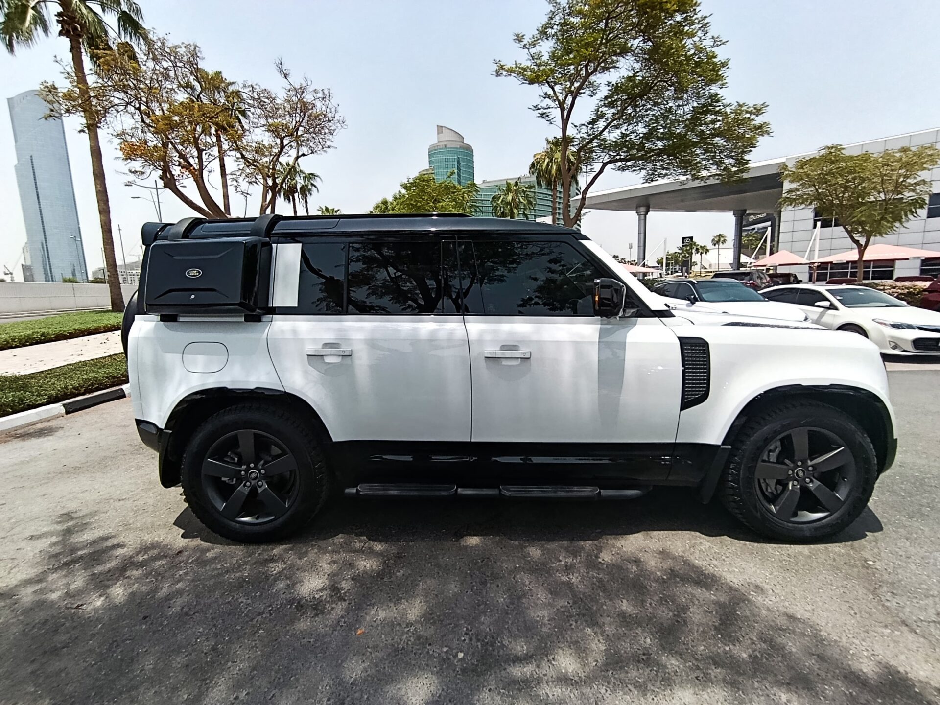 Land Rover Defender 2025 - Image 3