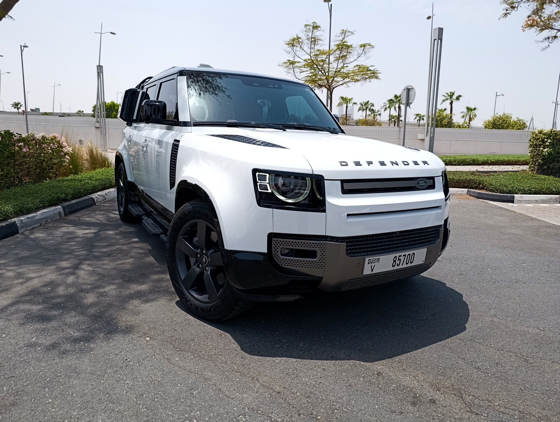 Land Rover Defender 2025 - Image 2