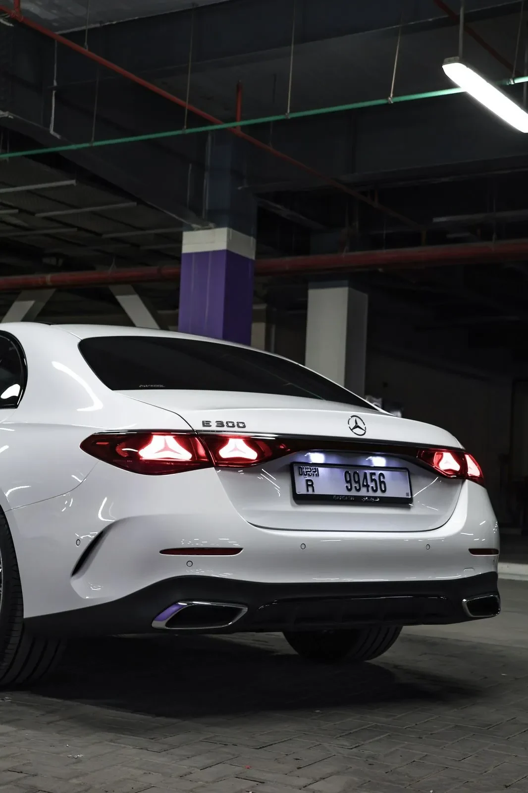 Mercedes E300 - Image 6