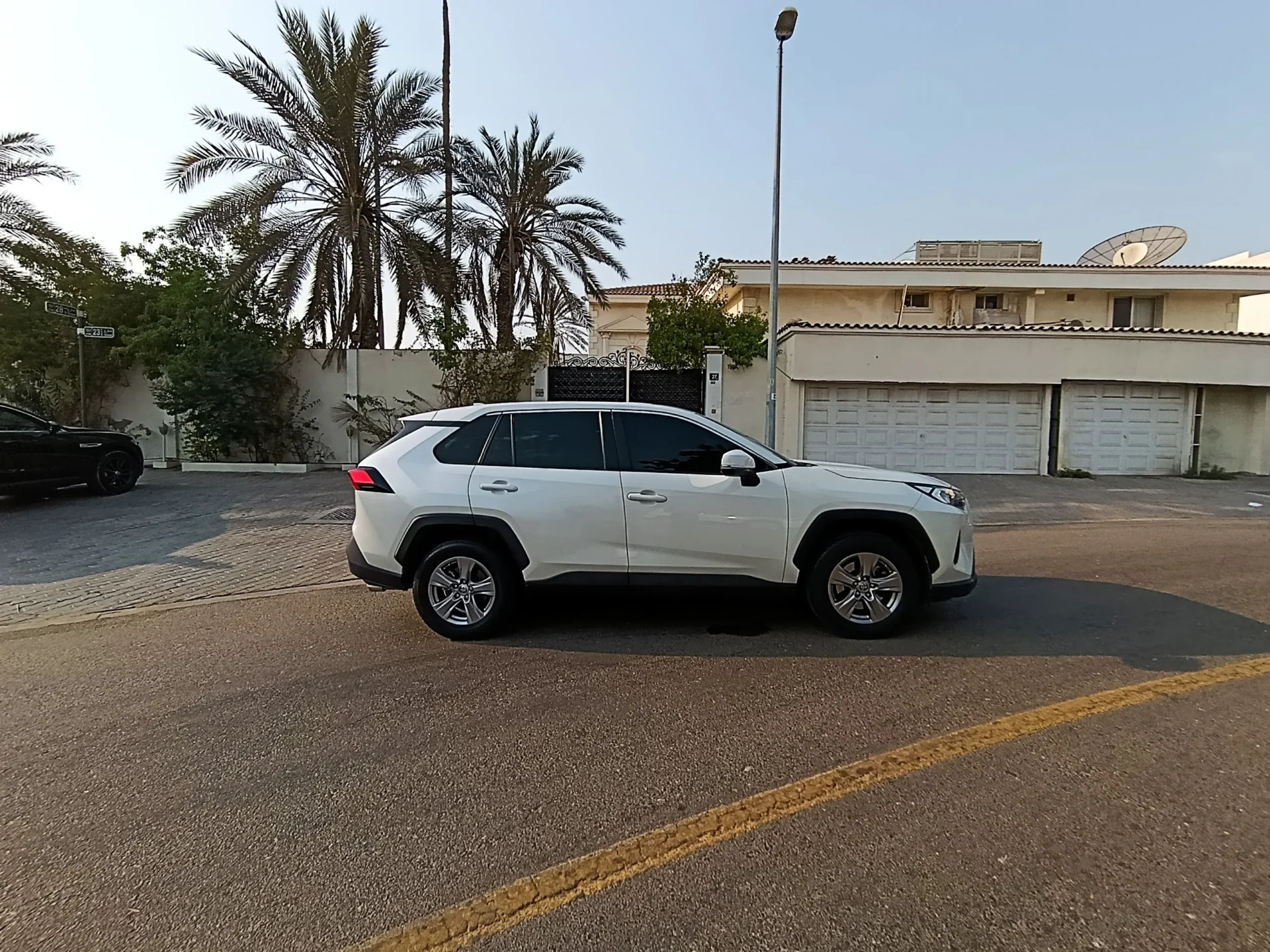 Toyota RAV4 - Image 5