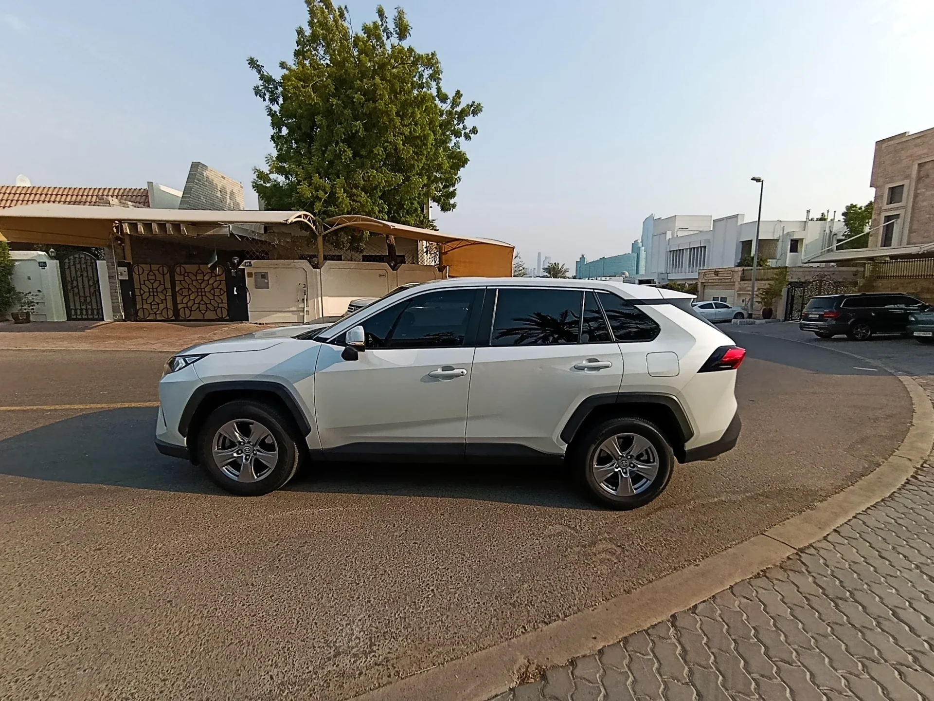 Toyota RAV4 - Image 4