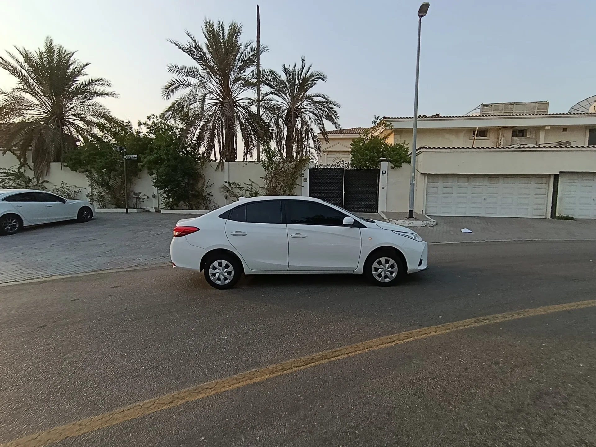 Toyota Yaris - Image 4