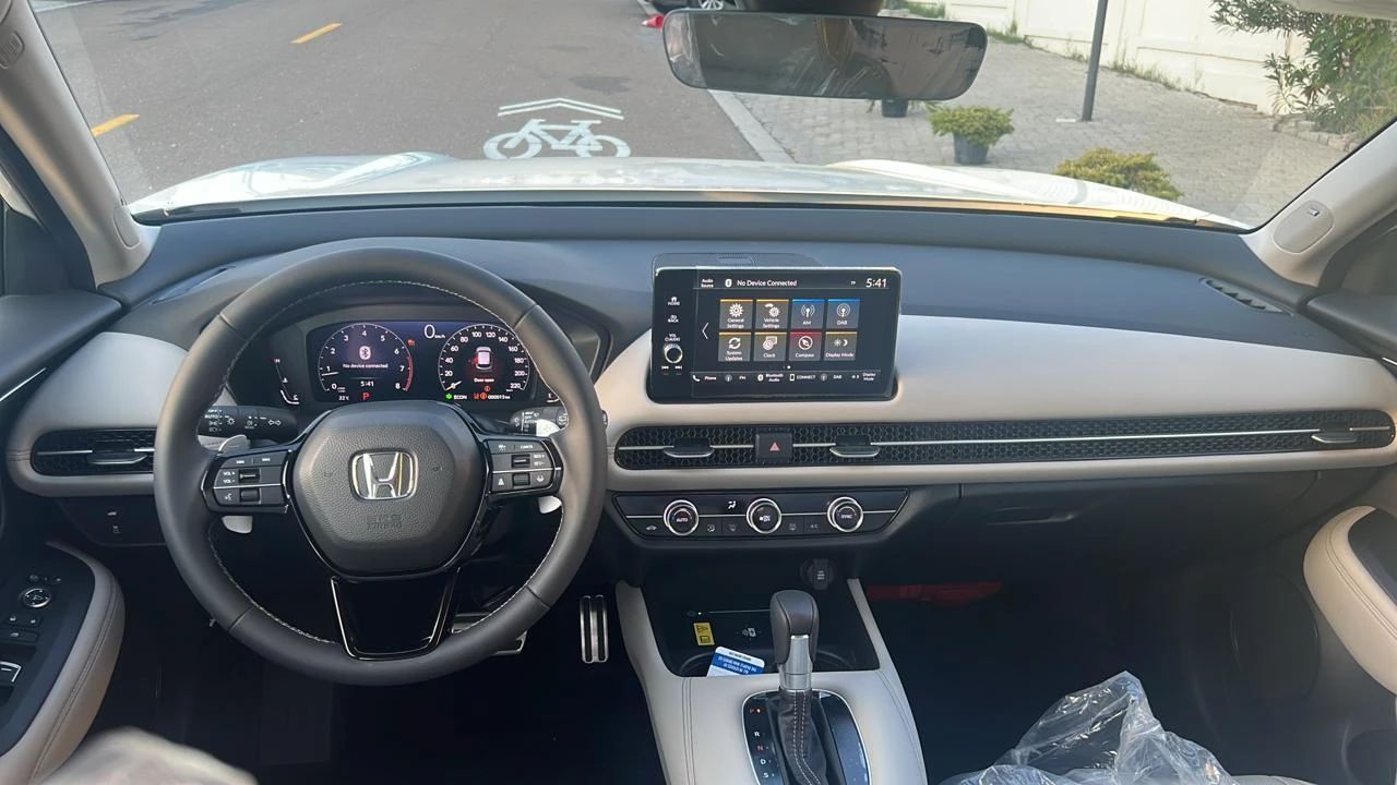 Honda ZR-V 2025 for rent in Dubai, photo 5