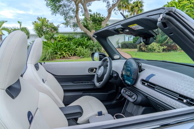 Mini Cooper Convertible for rent in Dubai, photo 1