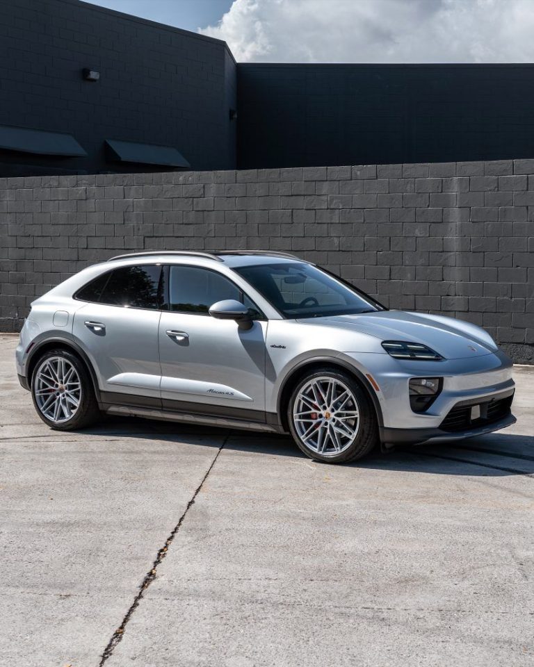 Porsche Macan for rent in Dubai, photo 1