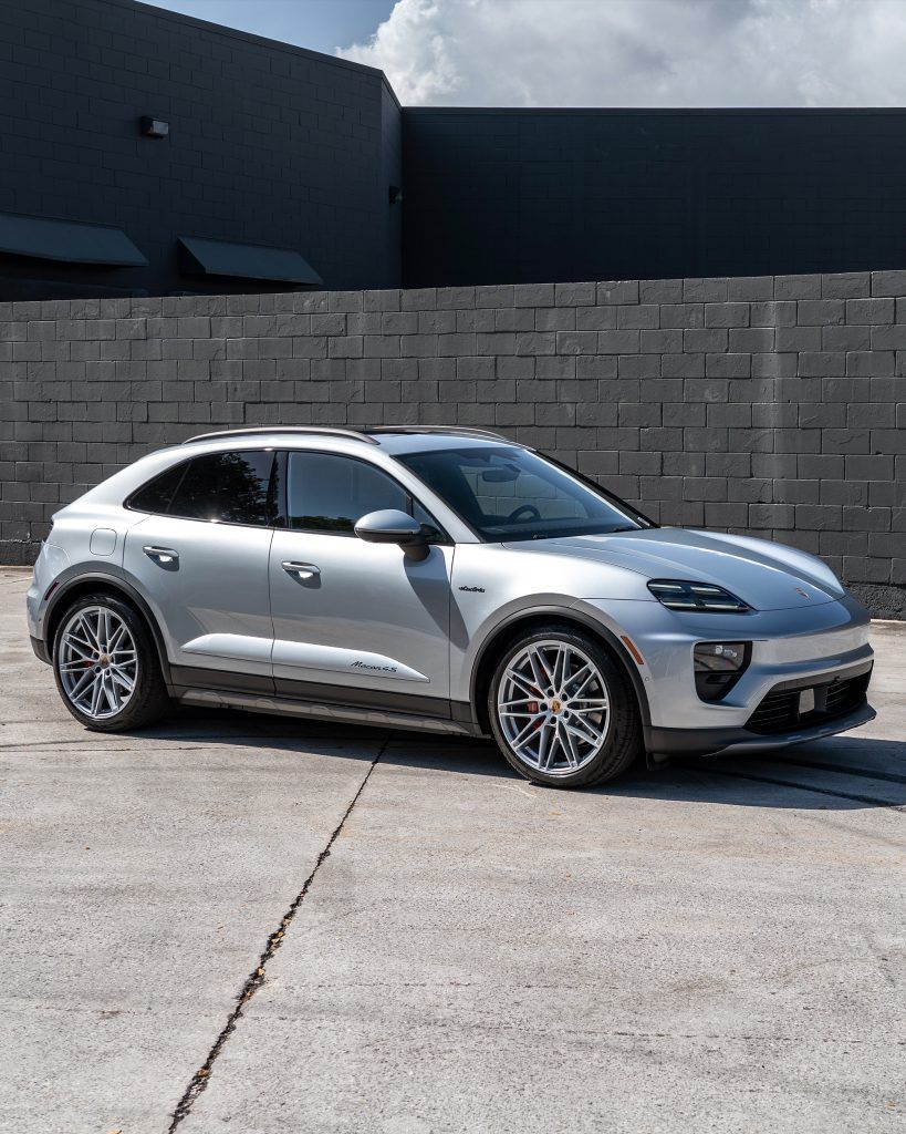 Porsche Macan for rent in Dubai, photo 1